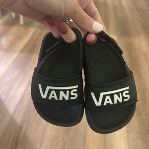 Baby/toddler vans slides size 4